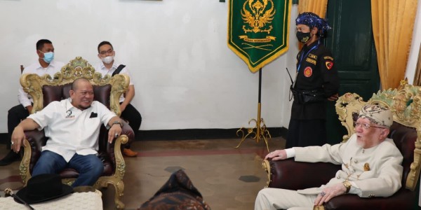 Ketua DPD RI Bertemu Raja Keraton Sumedang Larang, Festival Adat Kerajaan Nusantara I Siap Digelar