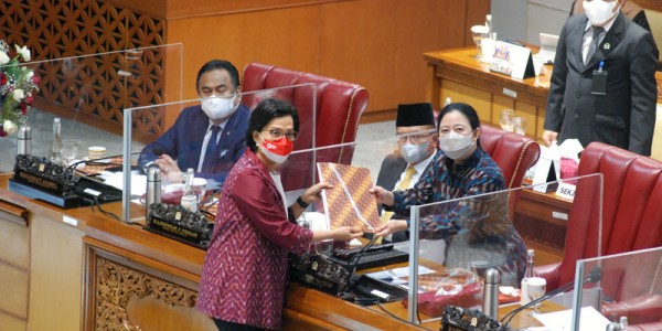 Menkeu Sampaikan Tanggapan Terkait RUU APBN Tahun 2022