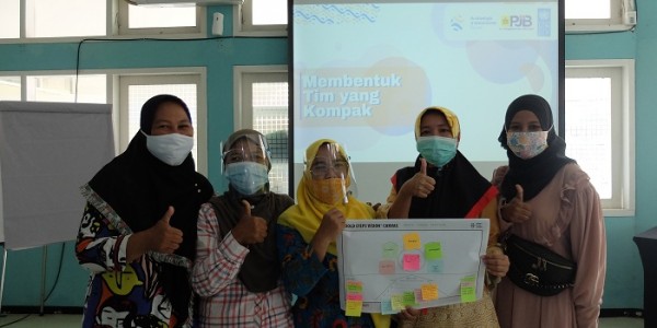 Bantu Wirausahawan Perempuan di Pesisir Indonesia, AIS Forum Gandeng PJB UP Paiton Luncurkan Womenpreneurship Support Program