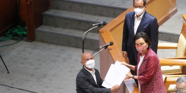 Ketua Banggar Serahkan Berkas RUU APBN Tahun 2022