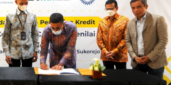 BTN Berikan Pinjaman Modal Kerja Usaha Sarung Wadimor