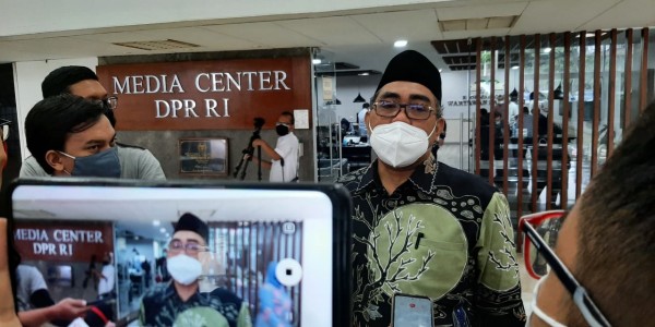 Cegah Politik Identitas, Gus Jazil: Pilpres 2024 Minimal Harus Tiga Pasangan Calon
