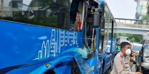 Selidiki Tabrakan Bus TransJakarta di Cawang, Polisi Akan Minta Keterangan Penumpang