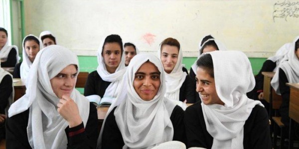Akhirnya, Taliban izinkan Remaja Perempuan Afghanistan Kembali ke Sekolah