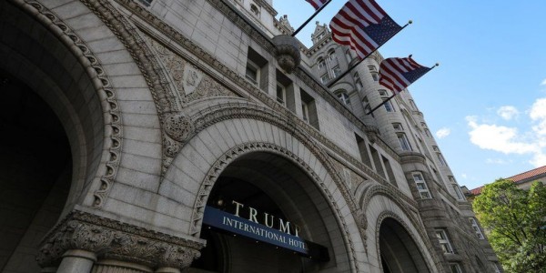 Trump Jual Hotelnya Seharga Rp5,3 Triliun, Bangkrut