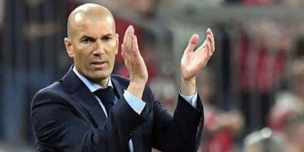 Zidane Kembali Tolak Tawaran Latih Manchester United