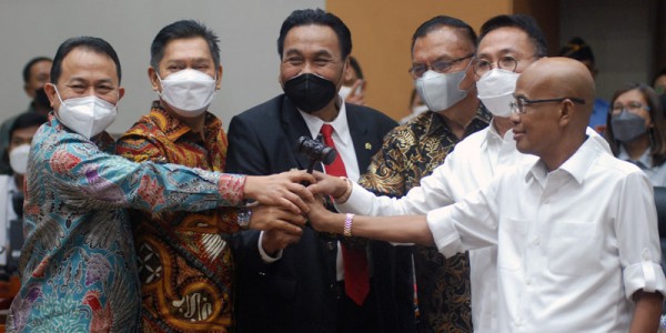 Bambang Wuryanto Resmi Pimpin Komisi III DPR Gantikan Herman Hery