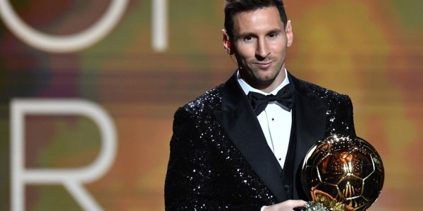 Singkirkan Lewandowski, Lionel Messi Raih Rekor Ballon d'Or yang ke-7