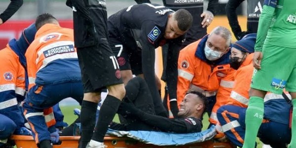 Cedera Parah, PSG Terancam Kehilangan Neymar Selama 8 Minggu