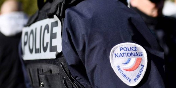 Dua Polisi Prancis Terluka Diserang 'Ninja' Pakai Pedang
