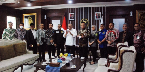 Firli Bahuri Temui Ketua DPD RI di Senayan