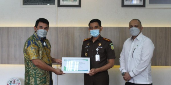 Pulihkan Keuangan Negara Rp 9 Miliar, JPN Kejari Jakbar Dapat Penghargaan