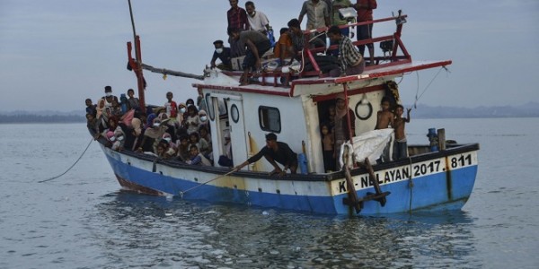 Indonesia Izinkan Kapal Pengungsi Rohingya Berlabuh di Aceh