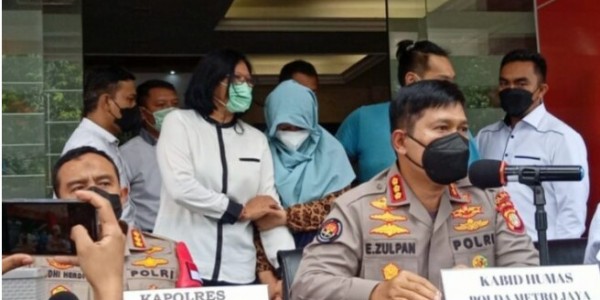 Pedangdut Velline Chu Ditangkap Bersama Suaminya Usai Konsumsi Sabu