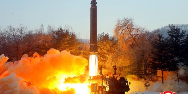 Korea Utara Klaim Uji Coba Rudal Hipersonik Berhasil
