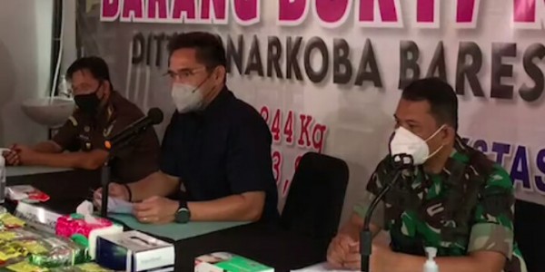 Polisi Musnahkan Ratusan Kilo Narkoba yang Dibungkus Teh China hingga Ikan Teri