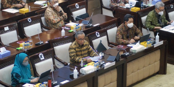 OJK Raker Dengan Komisi XI DPR
