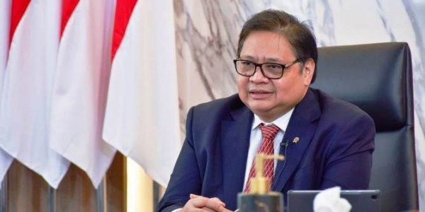 Jokowi Disinyalir Marah Kepada Airlangga karena Gagal Tangani Covid-19