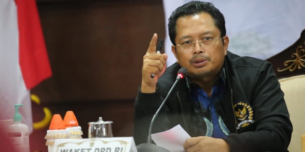 Terima Berbagai Permasalahan Pembangunan di Kalteng Saat Kunker, Mahyudin Tak Ragu Berbagi Nomor WA