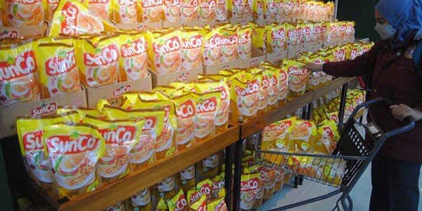 Minyak Goreng Masih Mahal, Jokowi Sebaiknya Copot Airlangga dan Mendag Lutfi