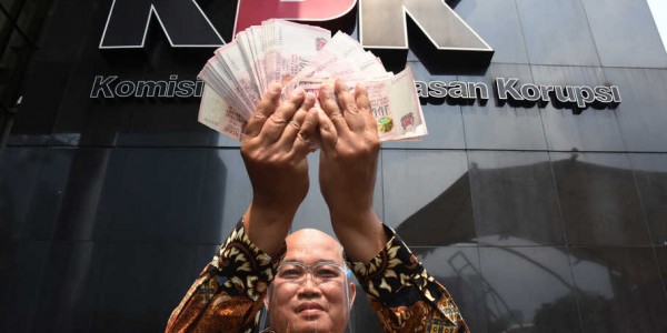 Korupsi Satelit, MAKI Duga Ada Pejabat Kemhan Dibiayai Vendor ke Inggris, Siapa?