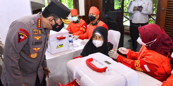 Kapolri Minta Vaksinasi Booster Untuk Lansia Dikebut, Ini Alasannya