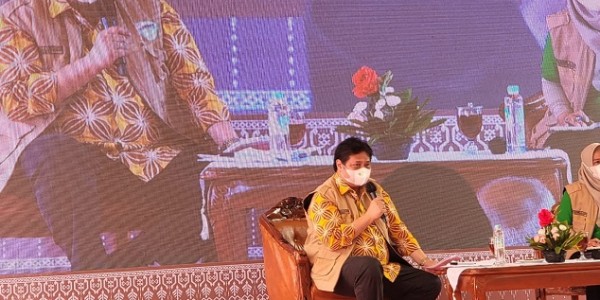 Petani Sawit Minta Presiden Jokowi Tiga Periode, Airlangga Hartarto: Aspirasinya Kami Tangkap