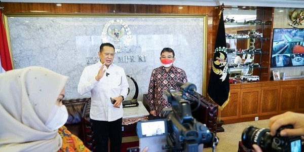 Serahkan Laporan Tahunan Pajak Pribadi, Bamsoet Ajak Masyarakat Patuh Bayar Pajak dan Manfaatkan Program Pengungkapan Sukarela