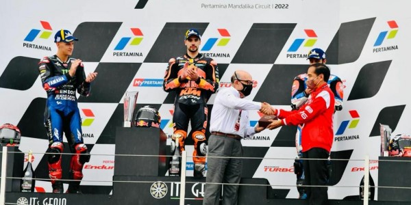 Ketua MPR RI Apresiasi Trofi MotoGP Mandalika Karya Tuksedo Studio Bali