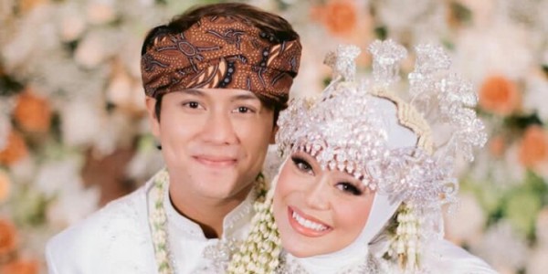 Tidak Ada Dollar, Rizky Billar Kembalikan Rp 10 Juta Uang Hadiah Pernikahan dari Doni Salmanan
