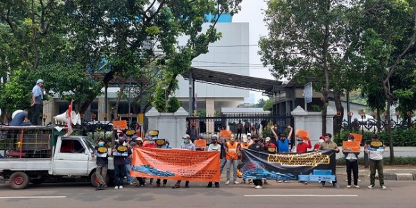 Aksi Jumat Keramat Bongkar Korupsi Formula E: Surat Sakti Anies Lebih Sakti dari Mbak Rara 