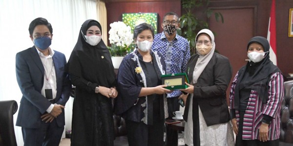 Terima Pengurus Nasyiatul Aisyiah, Lestari Minta Semua Pihak Ambil Bagian atasi Persoalan Ini