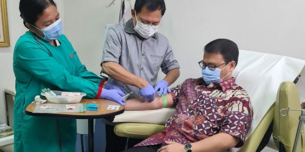 Terawan Dipecat IDI, Ahmad Basarah Malah Suntik Booster Vaksin Nusantara