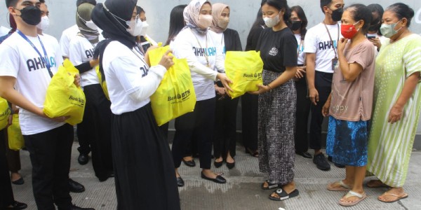 Milenial BTN Berbagi Sembako