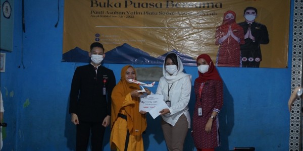 Salurkan Bantuan, Awak Kabin Lion Air Group Ingin Ada Pembelajaran dalam Berbagi