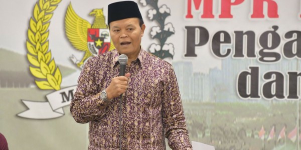 HNW Bagikan Ribuan Takjil Dan 660 Bingkisan Lebaran