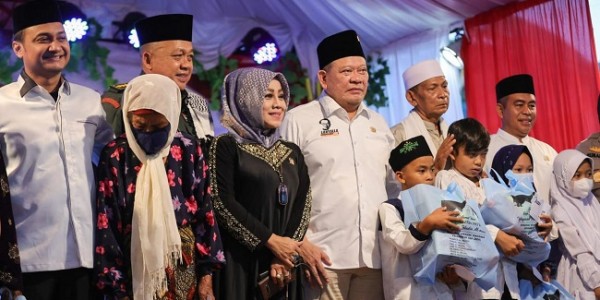 Hadiri Santunan di Ponpes Al-Musri, LaNyalla Didaulat Jadi Bapak Yatim Indonesia