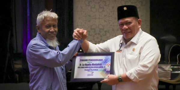 Hadiri Diskusi APIB, LaNyalla Dapat Penghargaan Pejabat Pro Rakyat