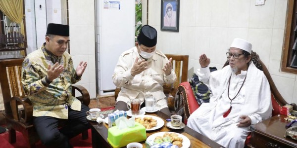 Ke Jatim Kunjungi Ulama, Prabowo: Sahabat Lama Saya