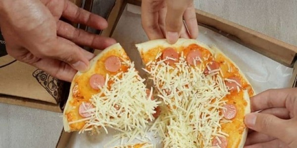 Berkat Lapak Ganjar, Pizza Kaki Lima Makin Maju dan Tambah Karyawan