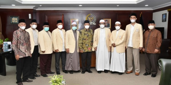 Bertemu Pengurus Fuhab HNW Ingatkan Kaitan  Antara Agama dan Negara