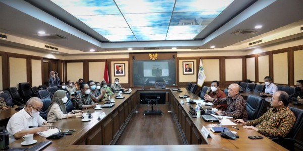 Kemenkop Perkuat Koperasi Petani Bangun Pabrik Minyak Sawit Merah, Ini Tujuannya 