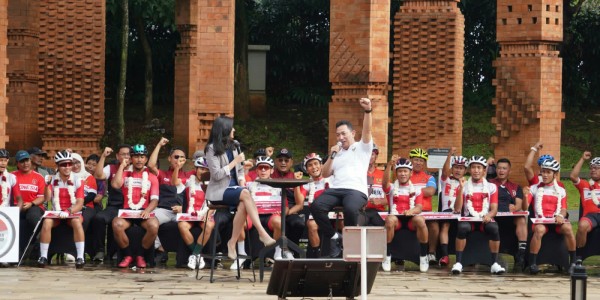 Lampaui Target, Kapolri Apresiasi Atlet Sepeda di Sea Games 2022