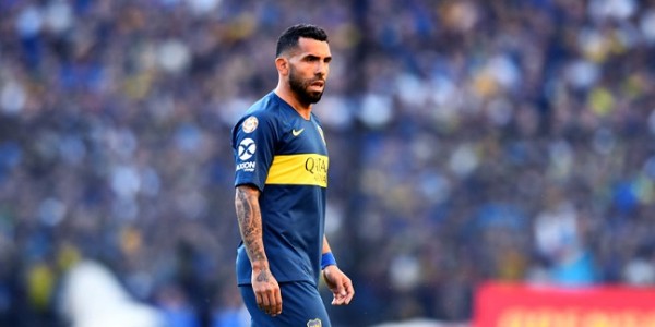 Carlos Tevez Resmi Gantung Sepatu