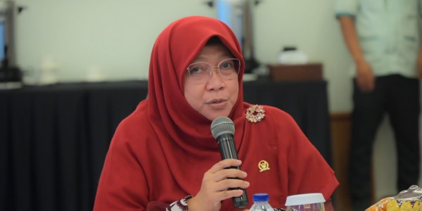 Anis Minta Ditjen Bea Cukai Tindak Tegas Penggunaan Cukai Palsu