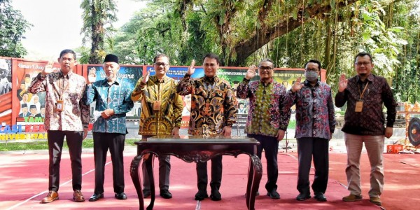Ahmad Basarah: Relasi Agama dan Negara Cinta Agama dan Cinta Negara dalam Satu Tarikan Nafas