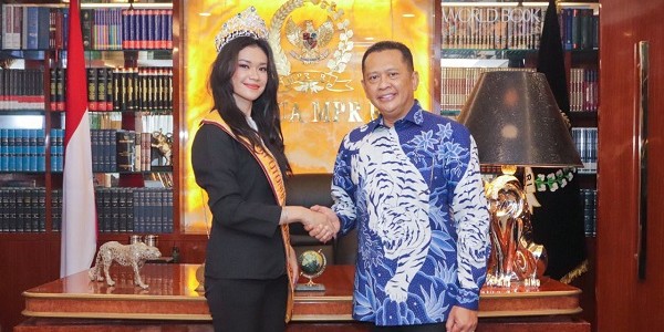 Terima Puteri Otonomi Indonesia 2022, Ketua MPR RI Ajak Serukan Pesan Persatuan dan Kesatuan Bangsa