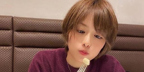 Bikin Deg-degan Lihat Paras Ayu Pemain Ganda Putri Asal Jepang Ini