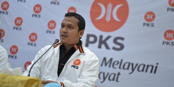 Beli BBM Bersubsidi Harus Pakai Aplikasi, PKS: Negara Kok Bikin Repot Rakyat!