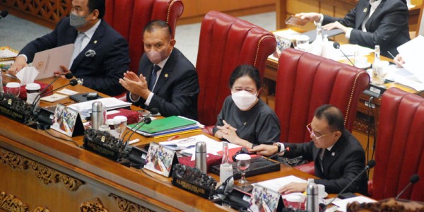 DPR Sahkan 3 UU Provinsi Baru, Puan: Jaminan Hak Rakyat Papua dalam Pemerataan Pembangunan